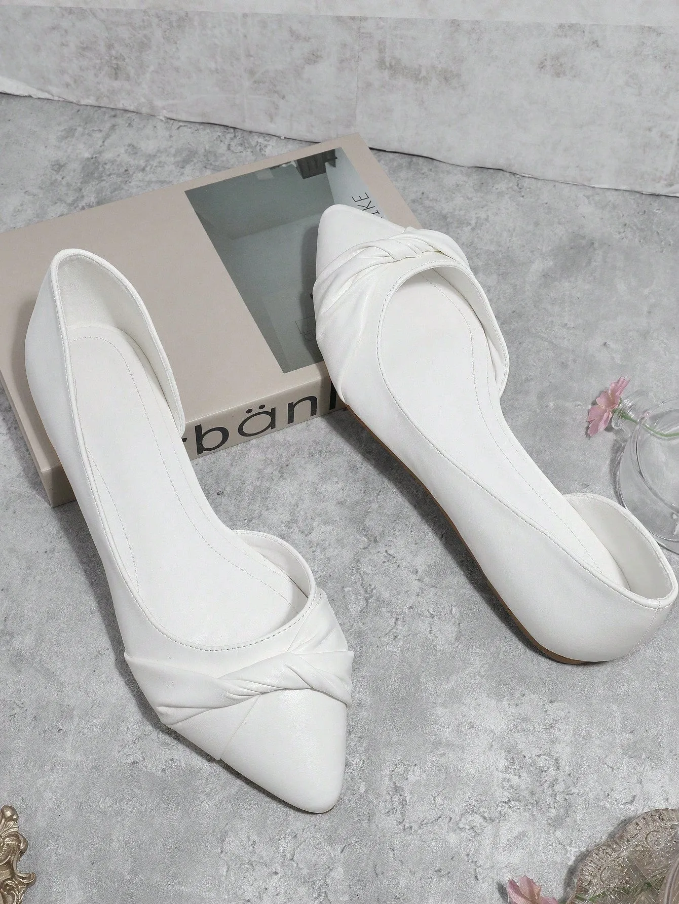 Pointy Toe Front Knot Flats