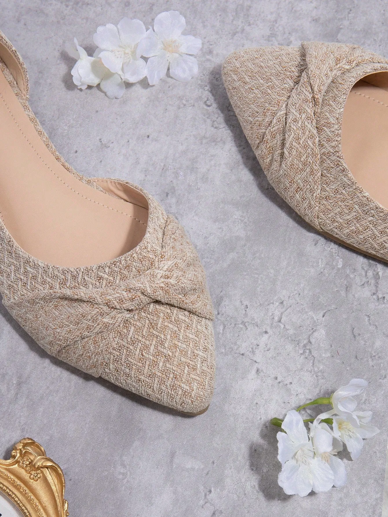 Pointy Toe Front Knot Flats