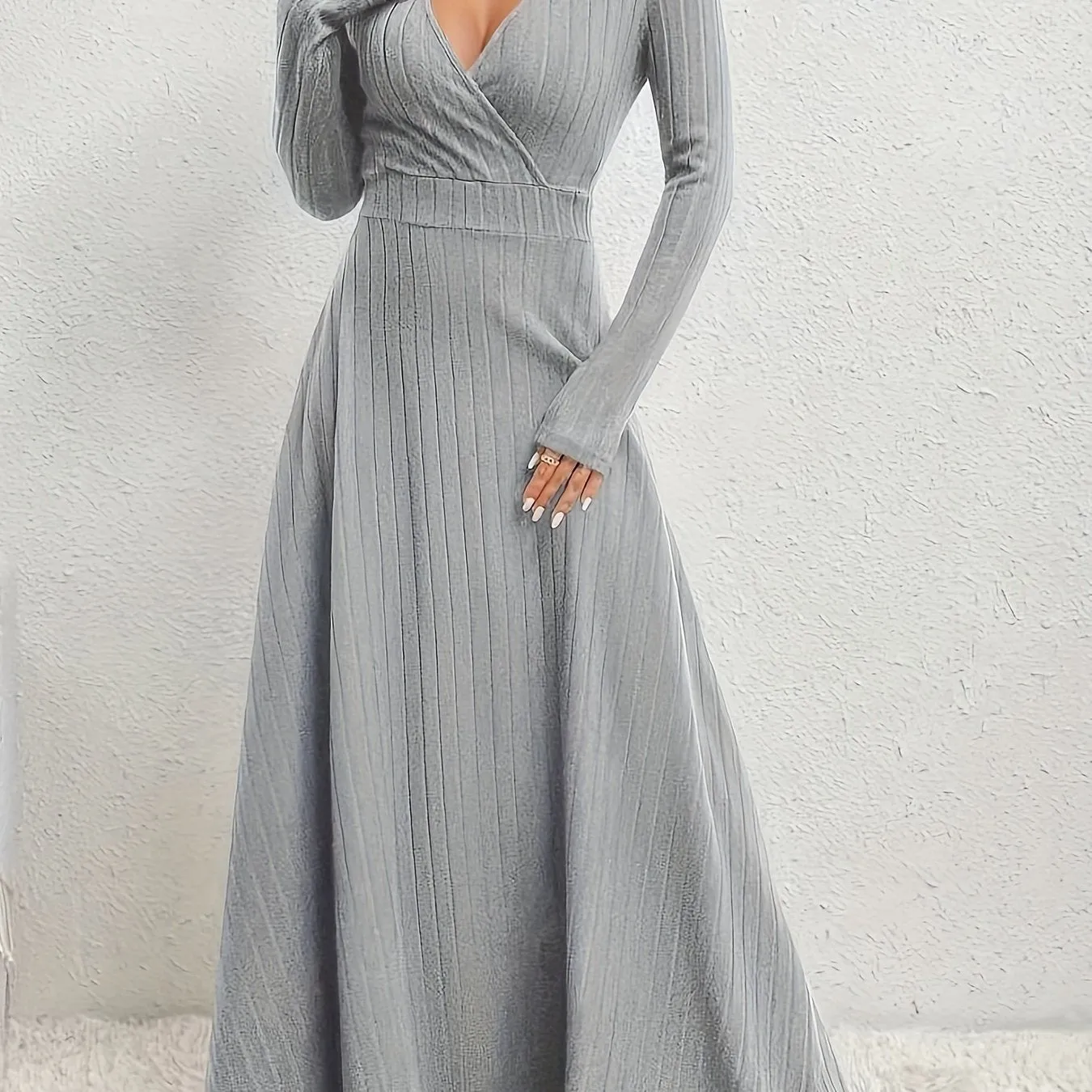 Stunning V-Neck Aline Maxi Dress - Elegant Long Sleeve, Solid Color, Comfortable, Versatile, and Chic - Perfect for Spring and Fall Seasons, Women's Fashion Clothing
