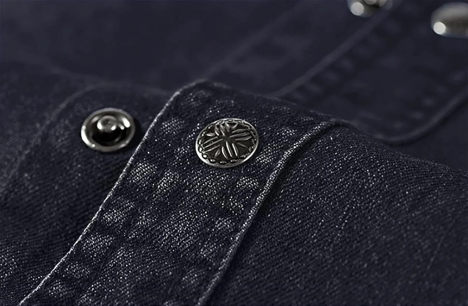 utcoco Men's Casual Slim Fit Long Sleeve Lapel Button Down Denim Shirt with Chest Pockets