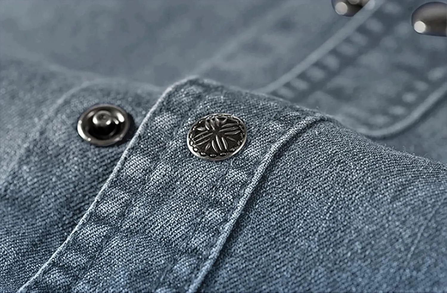 utcoco Men's Casual Slim Fit Long Sleeve Lapel Button Down Denim Shirt with Chest Pockets