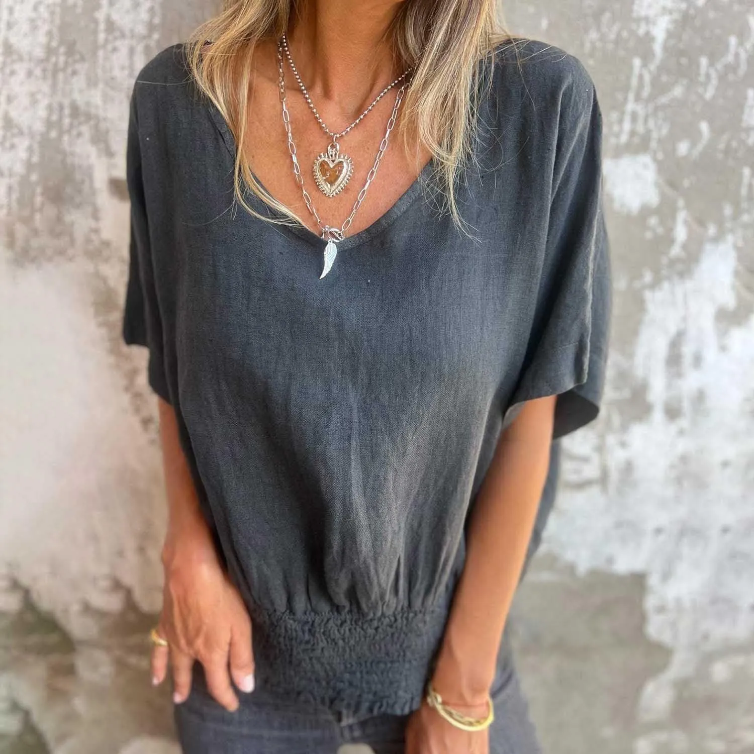 Women Solid Color Deep V-Neck Cotton and Linen T-Shirt Short Sleeve Loose Basic Tops Pleated Blouse S~2XL