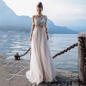 Women's Long Sleeved White Appliques Lace Wedding Dress